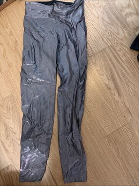 Heroine Sport Shimmery Silver Metallic Leggings